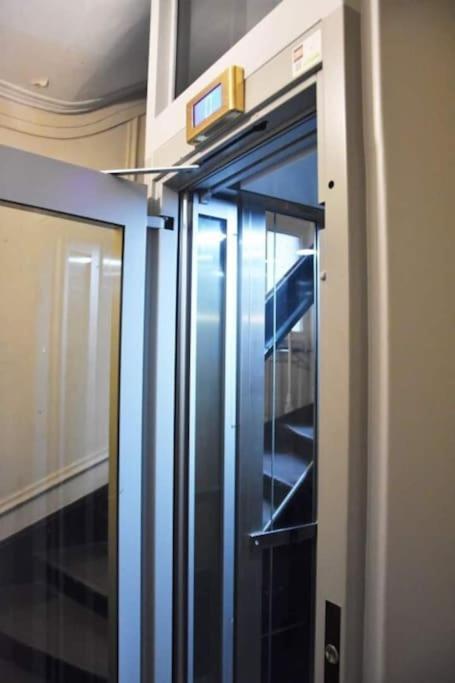 Apartment Place Maubert Charmant Nid Equipe Vue Ascenseur